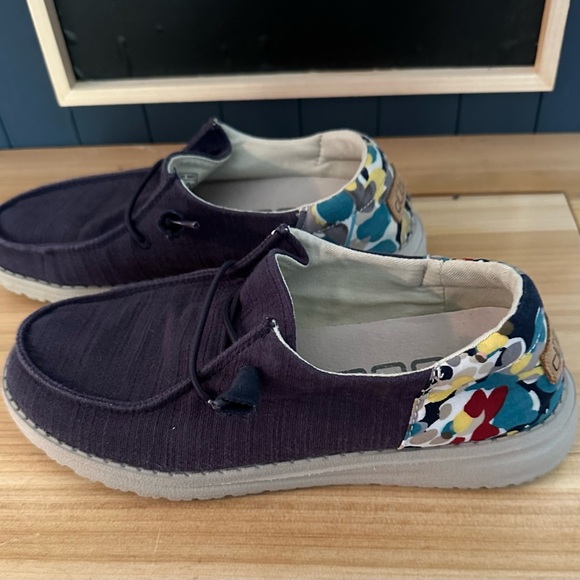 Hey Dudes, Size 7 Medium blue color with a splash of colorful design on the back - Picture 5 of 6